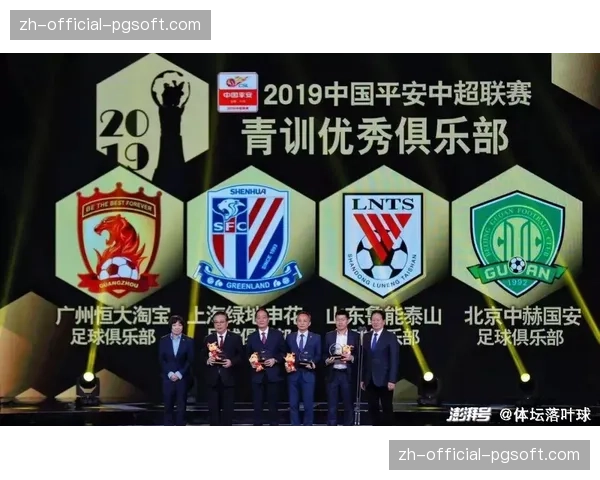 西班牙中卫组合年轻化 库巴西与赫伊森承载防线未来